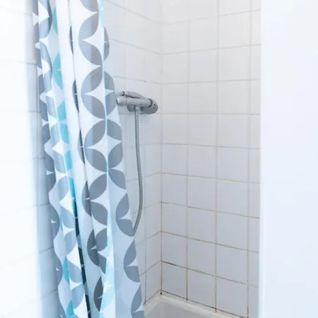 Bright Close To The Buttes Chaumont Apartment Paris